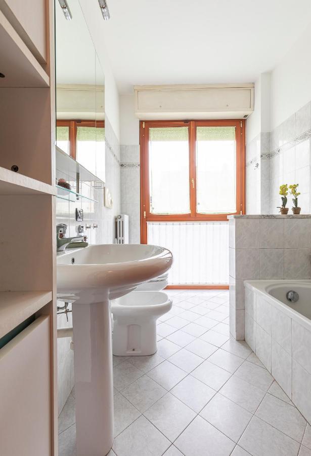 Casty Sweet Home - Parcheggio Privato Gratuito Milan Exterior photo